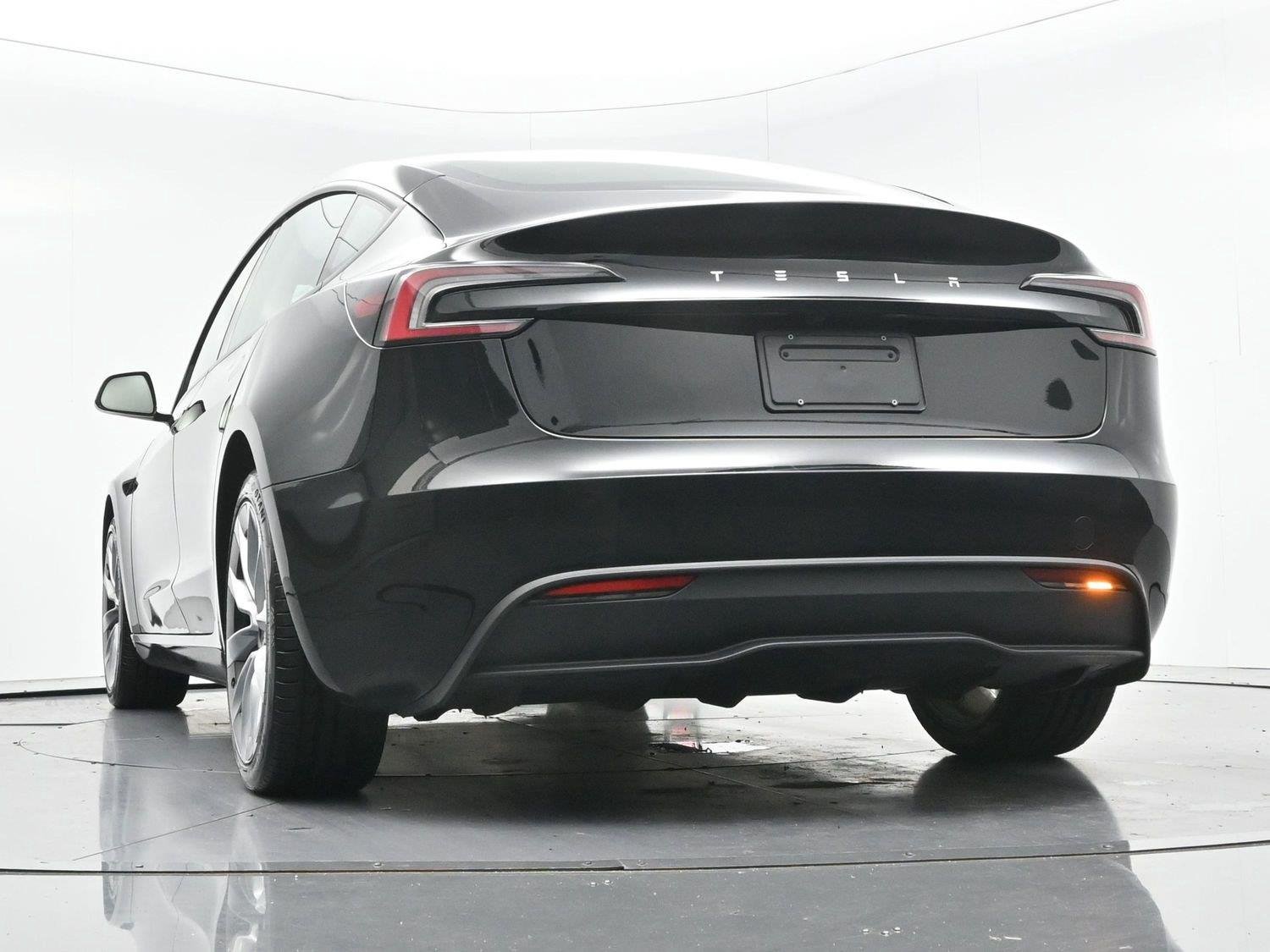 Used 2024 Black Tesla RWD *Ltd Avail* image 39