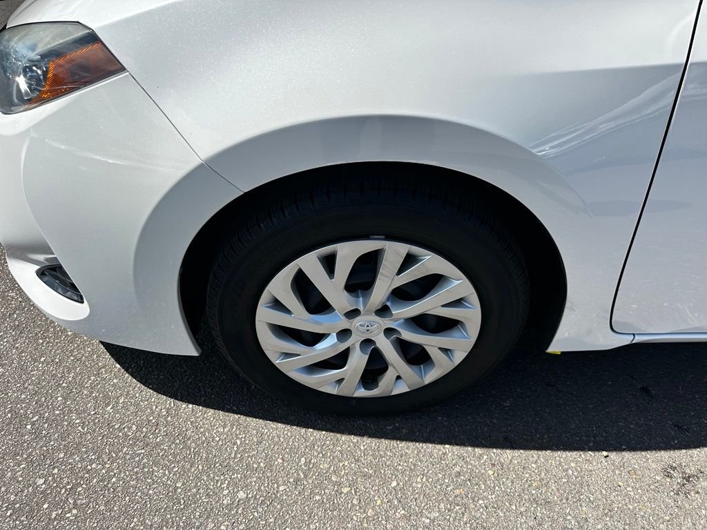 Used 2017 White Toyota LE image 9