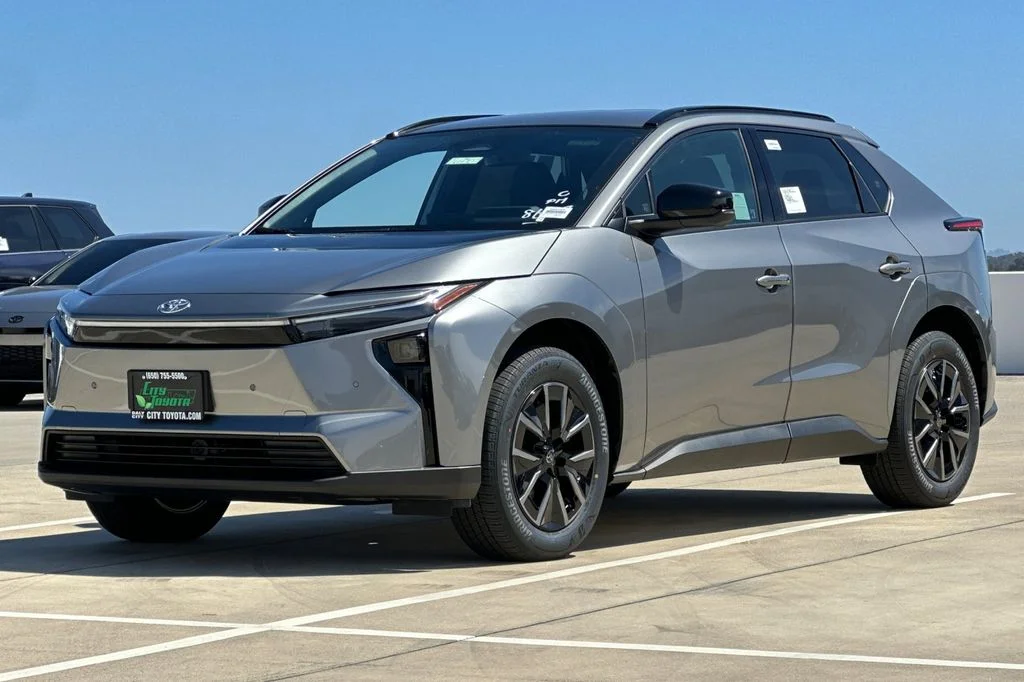 New 2026 Heavy Metal <sup>1</sup> Toyota  XLE image 8