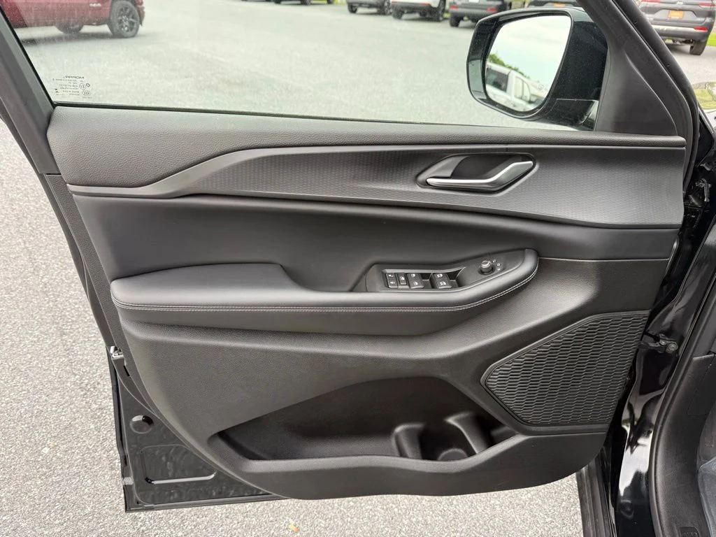 Used 2023 Black Jeep Altitude X image 13