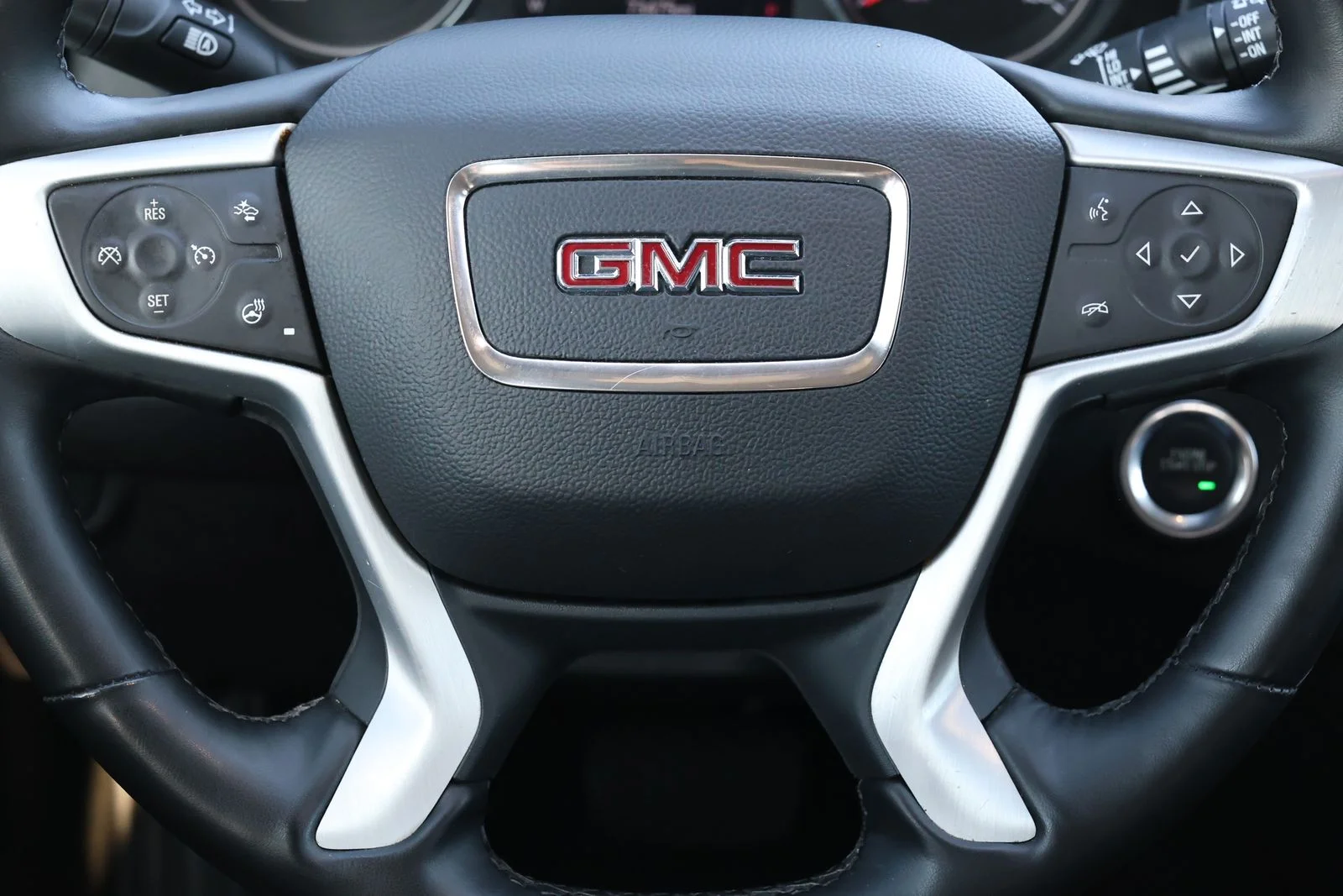 Used 2024 Black GMC SLT image 17