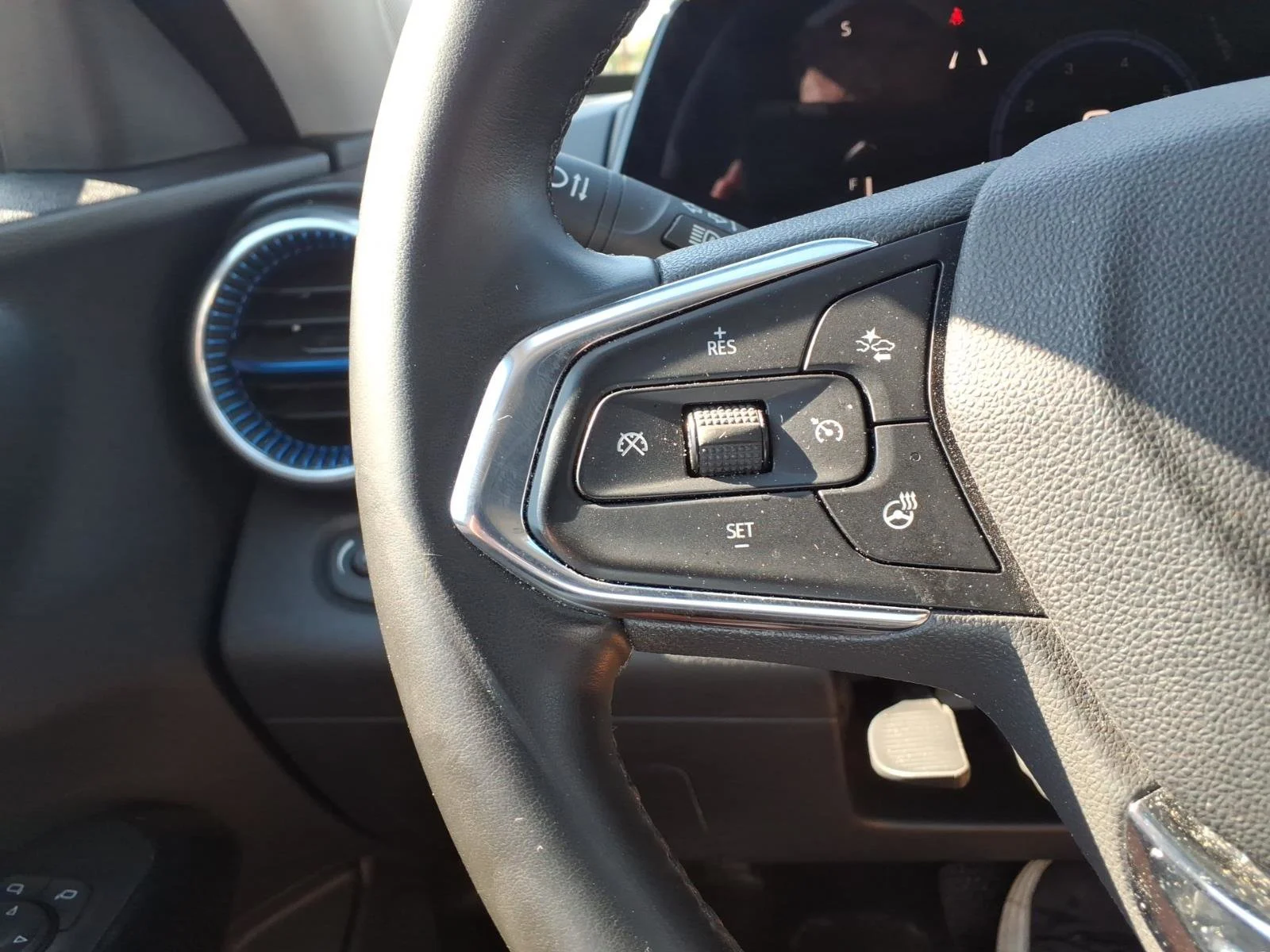 Used 2026 Cypress Gray Chevrolet LT image 29