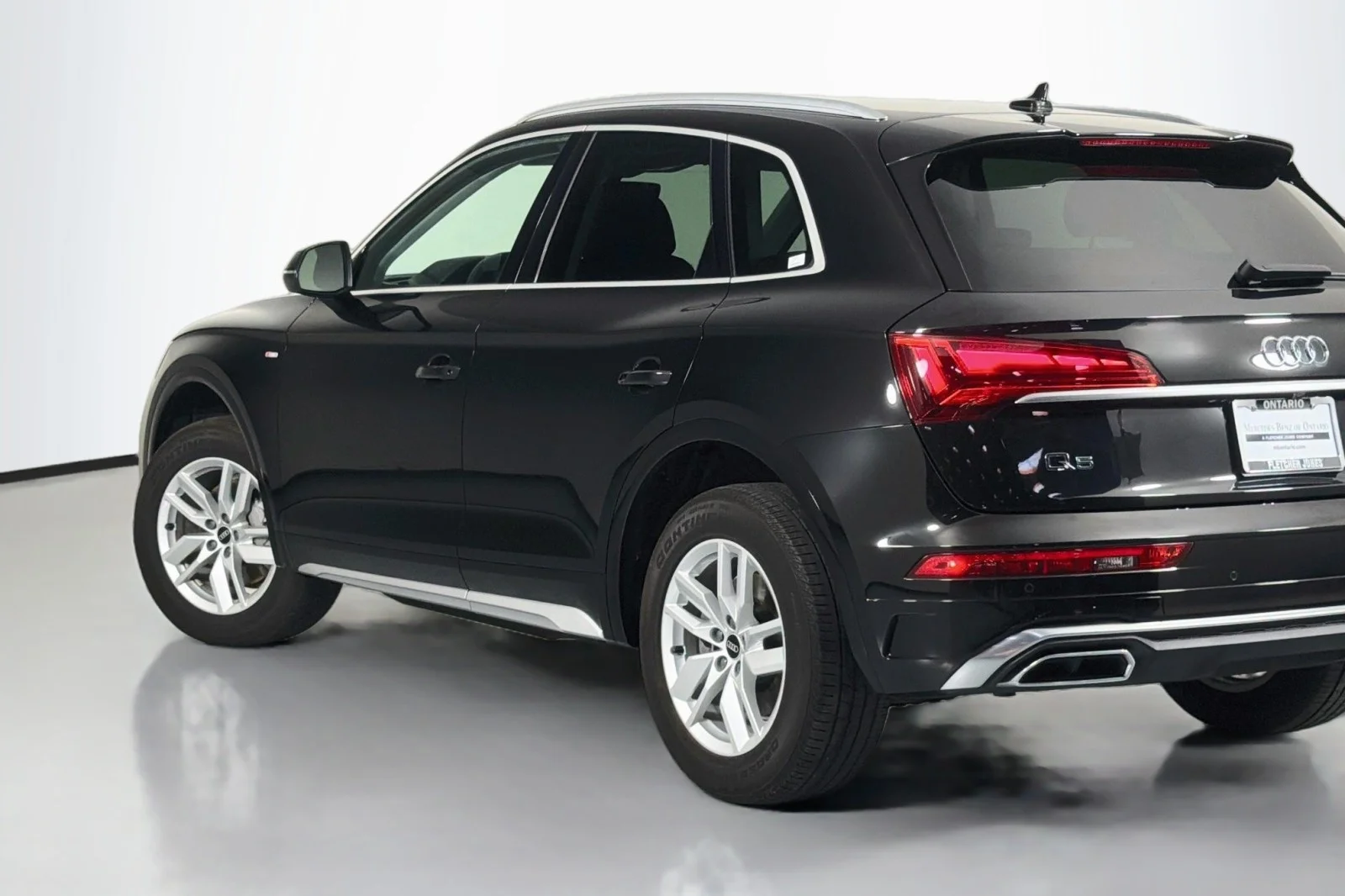 Used 2022 Mythos Black Metallic Audi S line image 15