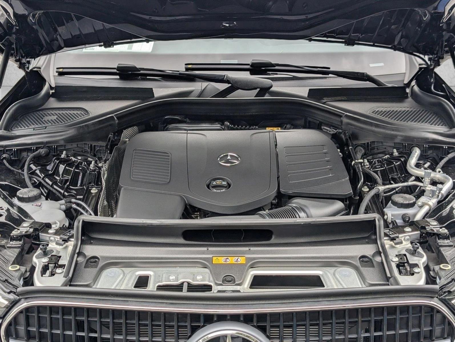 New 2026 Black Mercedes-Benz GLC300 image 17