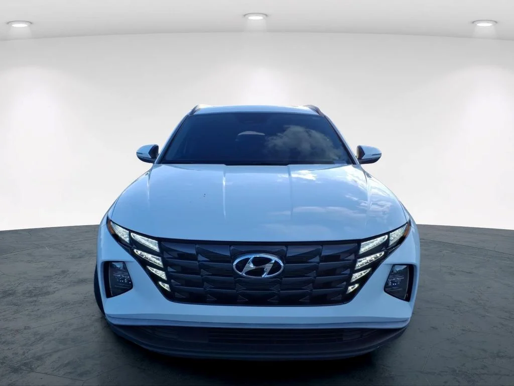 Used 2024 White Hyundai SEL image 4