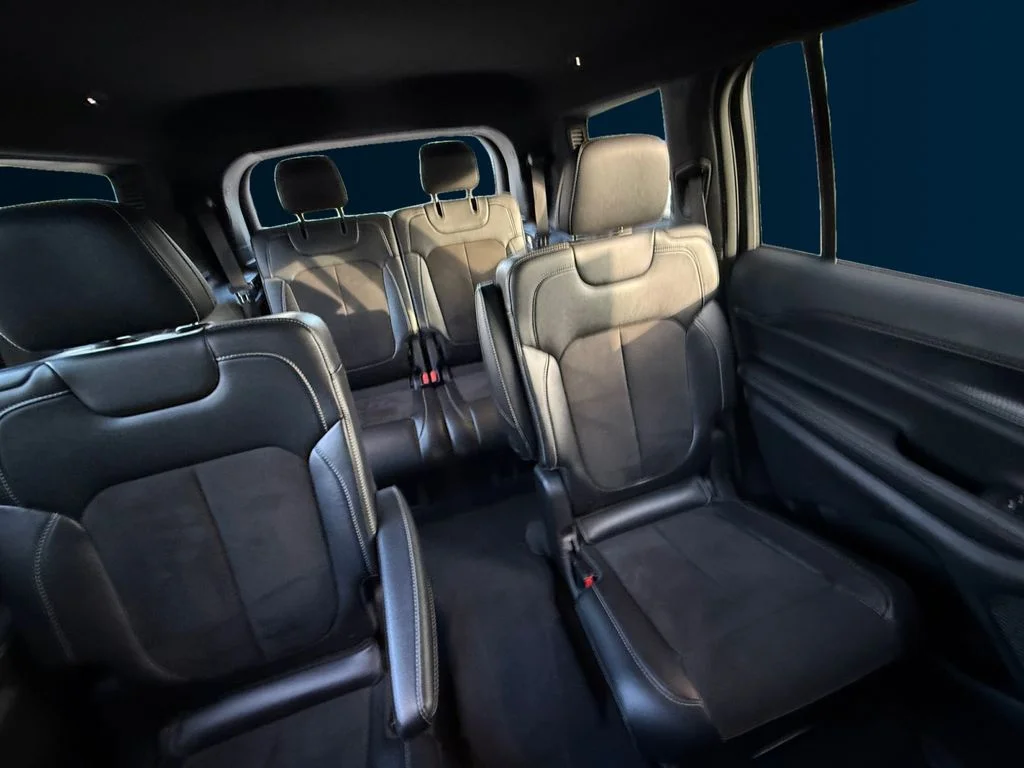 Used 2023 White Jeep Altitude image 18