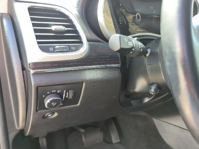 Used 2018 Black Jeep Summit image 14