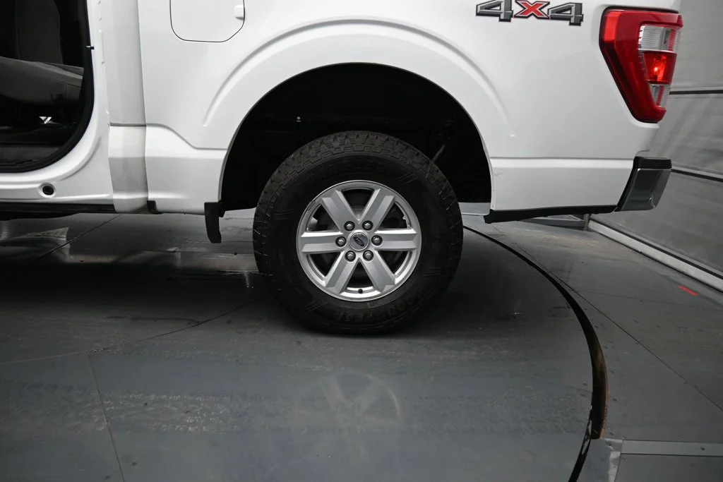 Used 2021 White Ford XL image 15