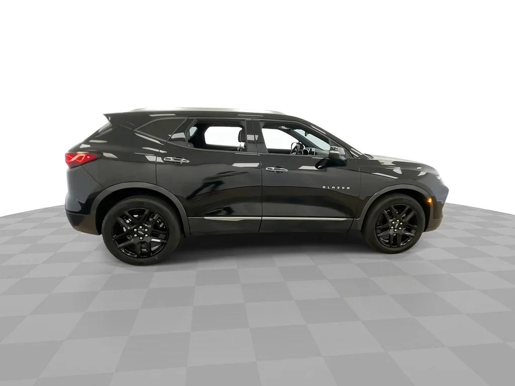 Used 2023 Black Chevrolet Premier image 2