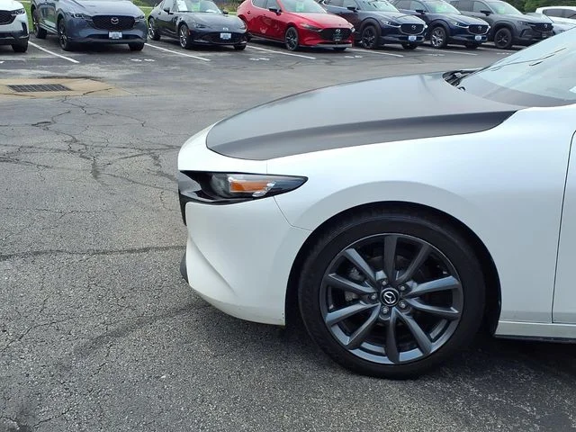 Used 2022 White Mazda Select image 26