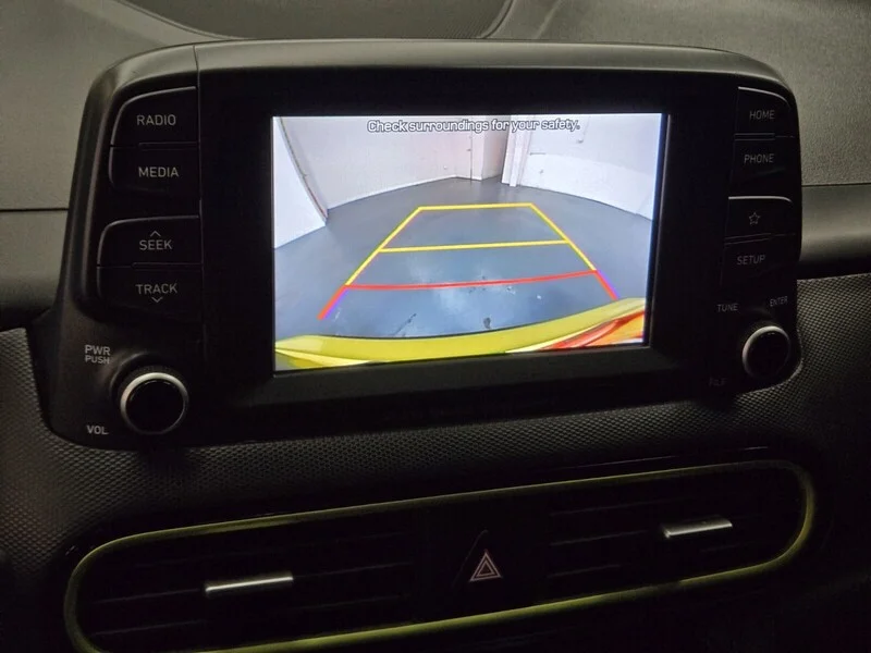 Used 2019 Lime Twist Hyundai Limited image 18