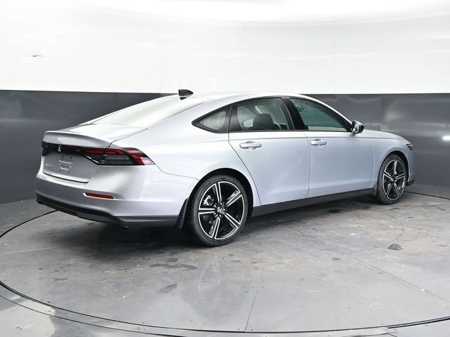 New 2026 Solar Silver Metallic Honda SE image 5