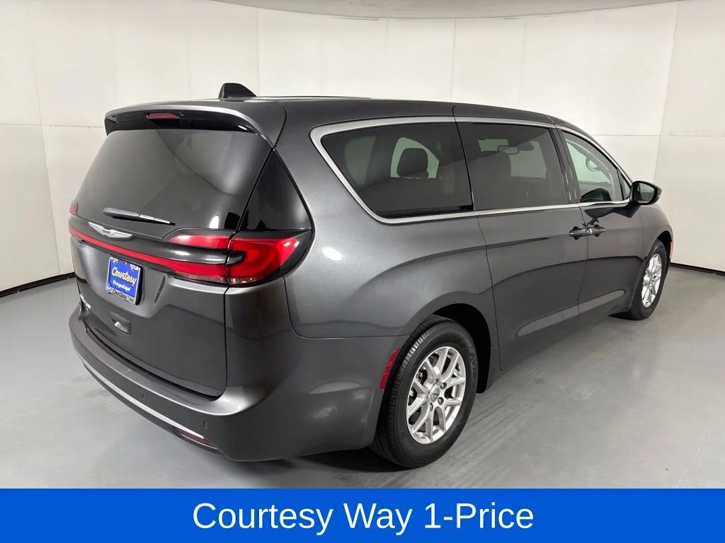 Used 2023 Gray Chrysler Touring L image 11