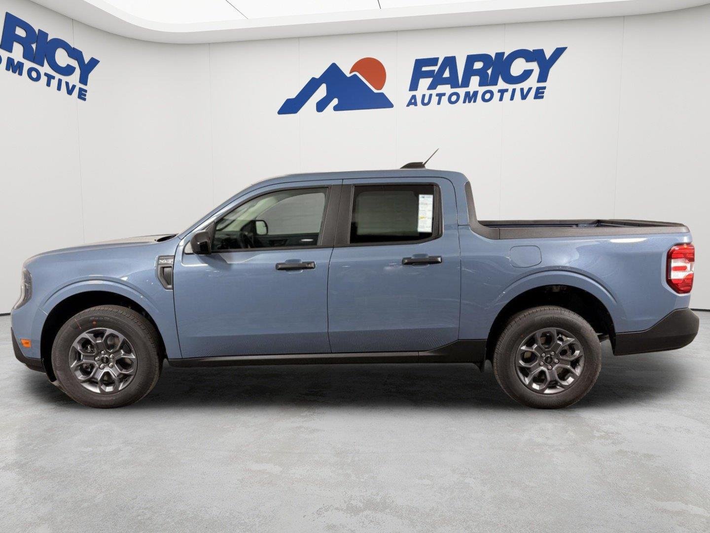 New 2026 Azure Gray Metallic Tri-Coat Ford XLT image 2