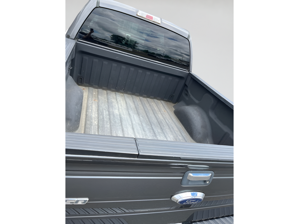 Used 2013 Tuxedo Black Metallic Ford XLT image 9