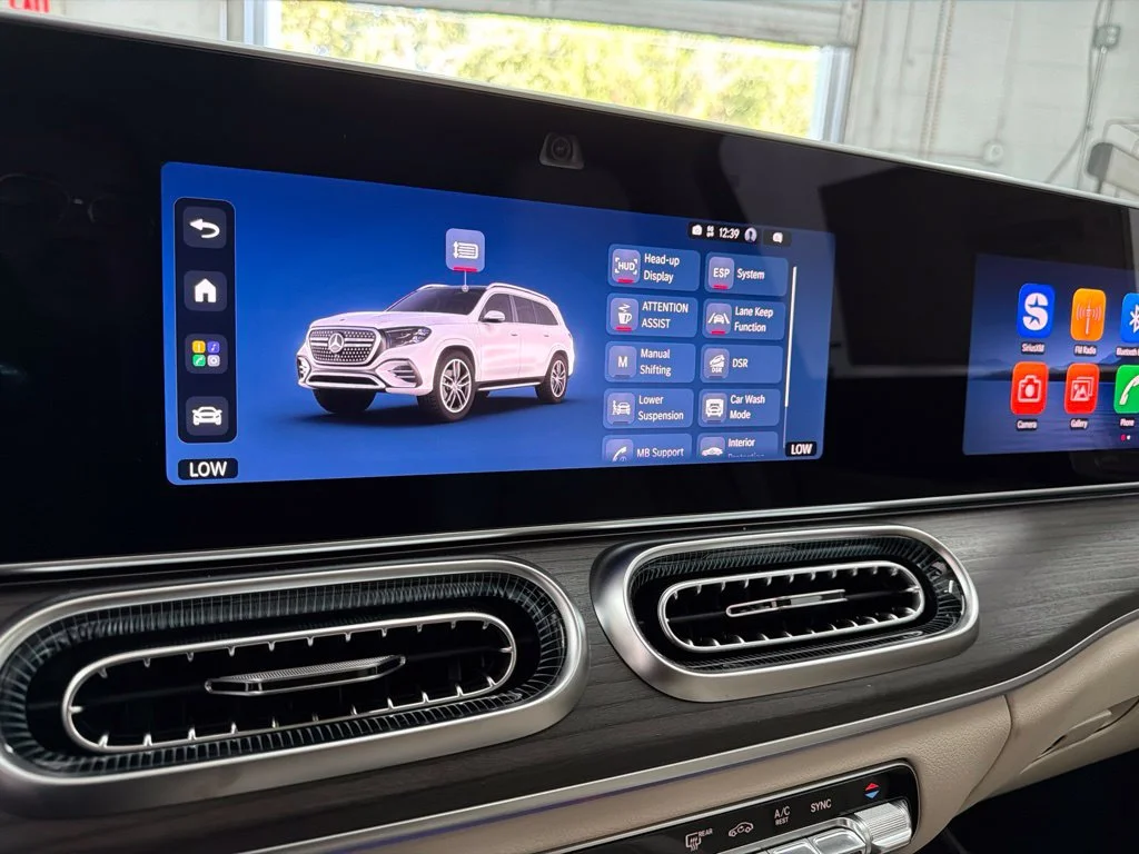 New 2027 White Mercedes-Benz GLS 450 image 19