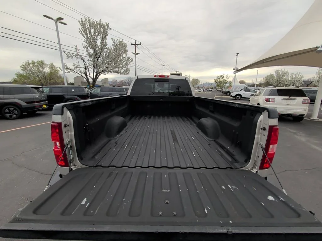 Used 2007 Silver Birch Metallic Chevrolet SRW LTZ image 16