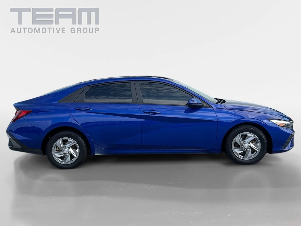 Used 2024 Blue Hyundai SE image 8