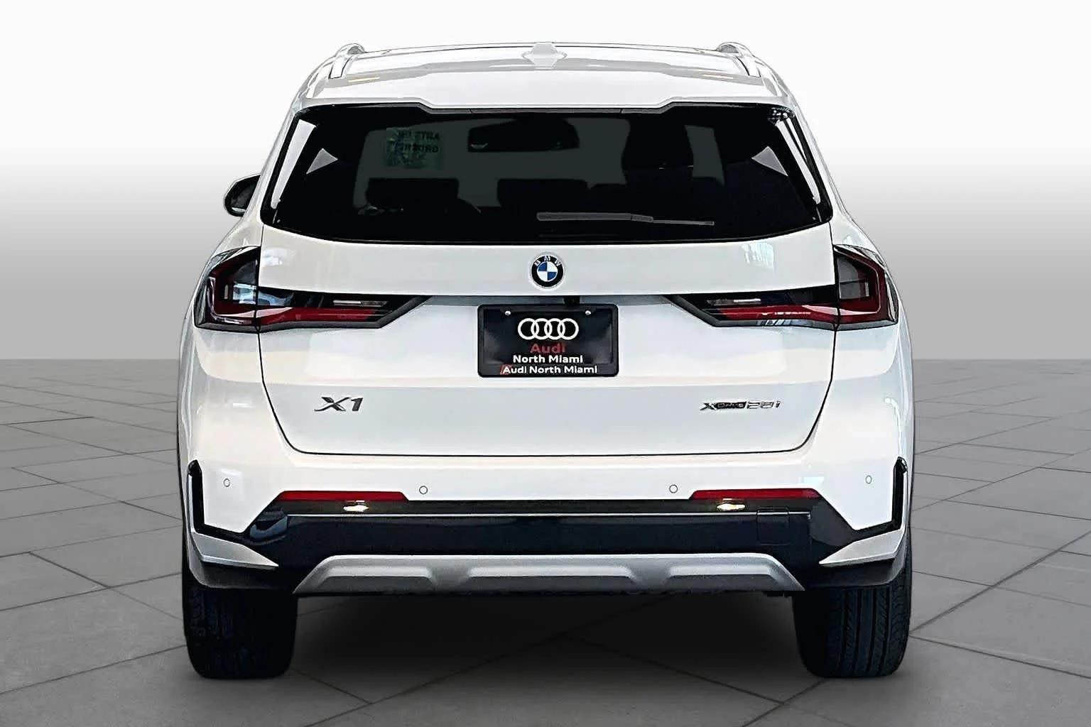 Used 2025 Alpine White BMW xDrive28i image 6