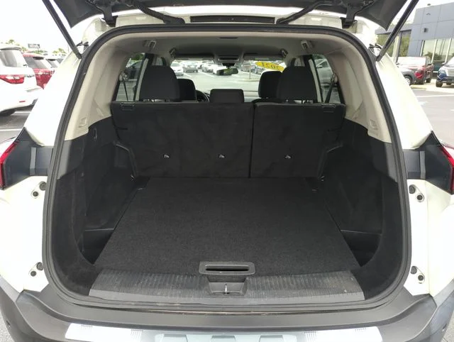 Used 2021 White Nissan SV image 19