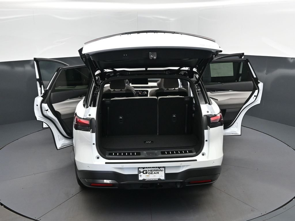 New 2027 2T RAD WHT INFINITI Autograph AWD image 49