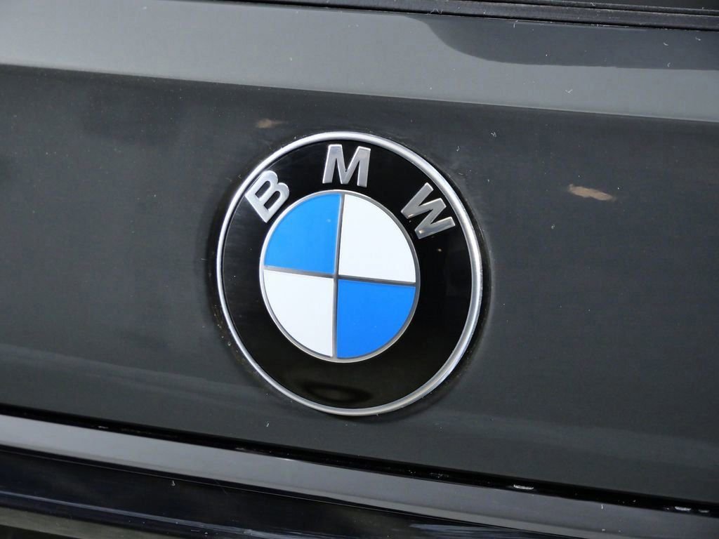 Used 2026 Dravit Grey Metallic BMW xDrive40i image 12
