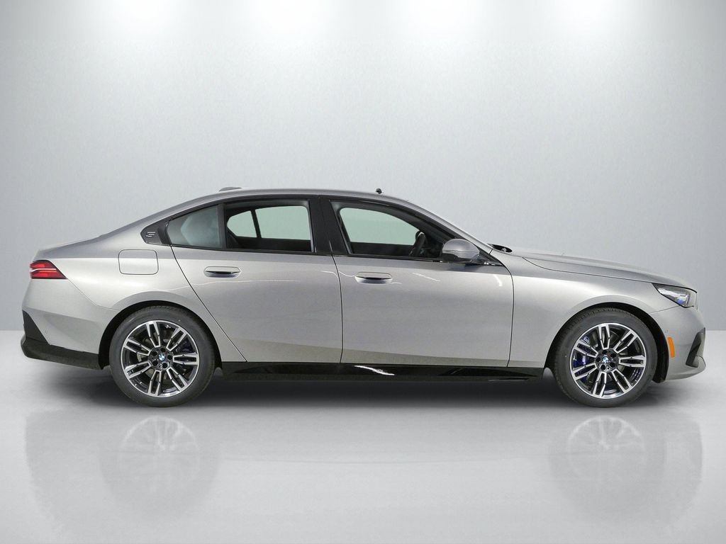 New 2027 Oxide Grey Metallic BMW 540i xDrive image 8