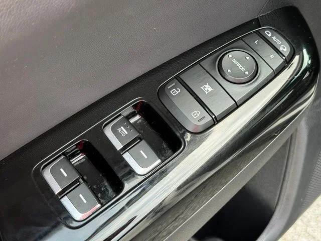 Certified Used 2022 White Kia Nightfall image 13