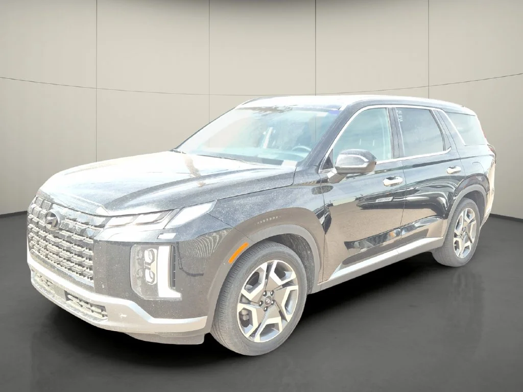 Used 2025 Black Hyundai Limited image 3