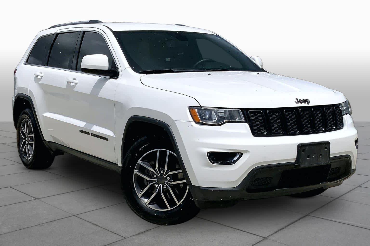 Used 2019 Jeep Grand Cherokee Laredo E with VIN 1C4RJEAG4KC556407 for sale in Webster, TX
