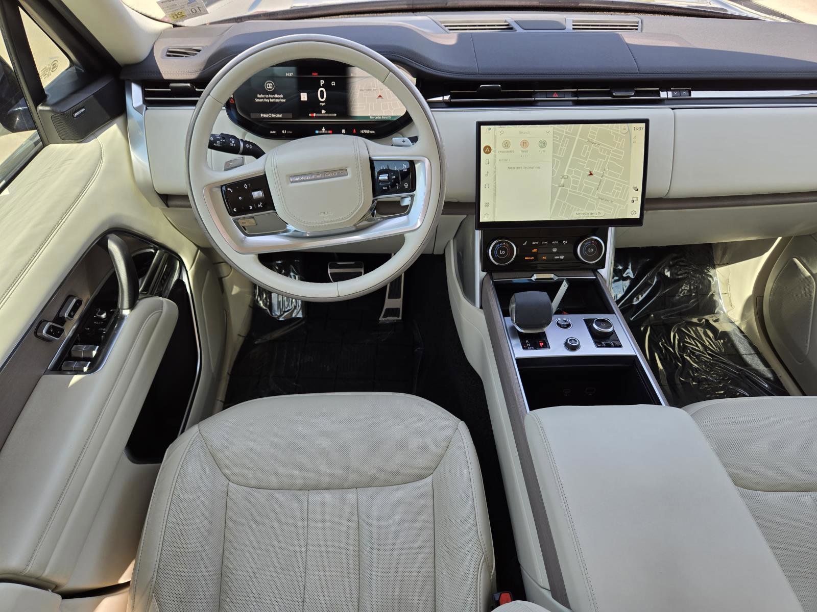 Used 2023 Santorini Black Land Rover SE image 32