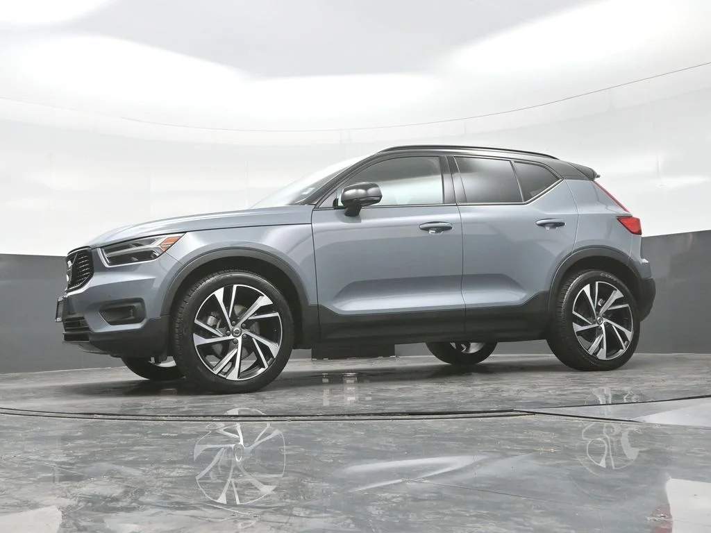 Used 2021 Thunder Gray Metallic Volvo R-Design image 21