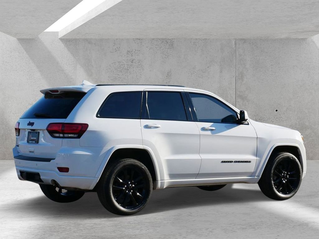 Certified Used 2021 White Jeep Laredo X image 3