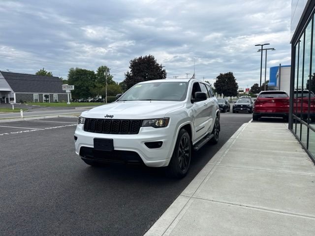 Used 2019 White Jeep Altitude image 7
