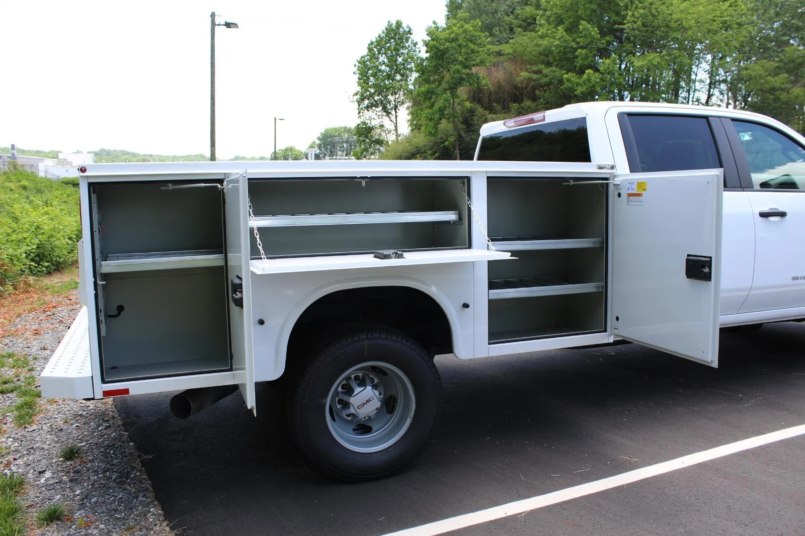New 2026 Summit White GMC Pro image 8