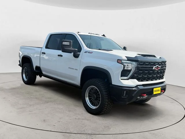 Used 2024 White Chevrolet ZR2 image 3