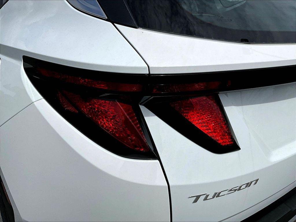 New 2026 White Hyundai SE AWD image 21