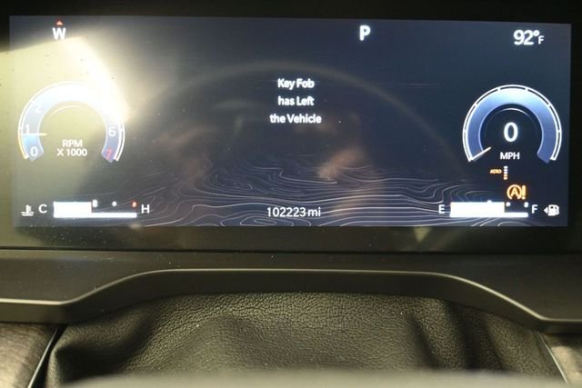 Used 2022 Velvet Jeep Overland image 9