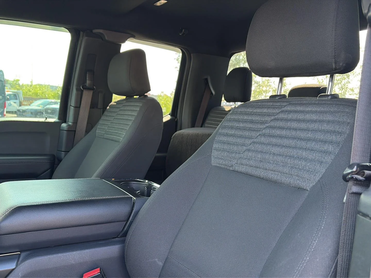 Used 2022 Agate Black Ford  image 4