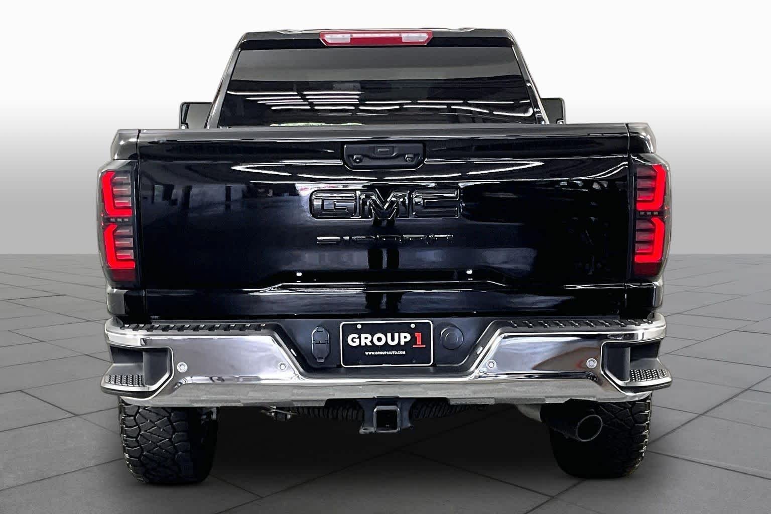 Used 2025 Onyx Black GMC Pro image 5