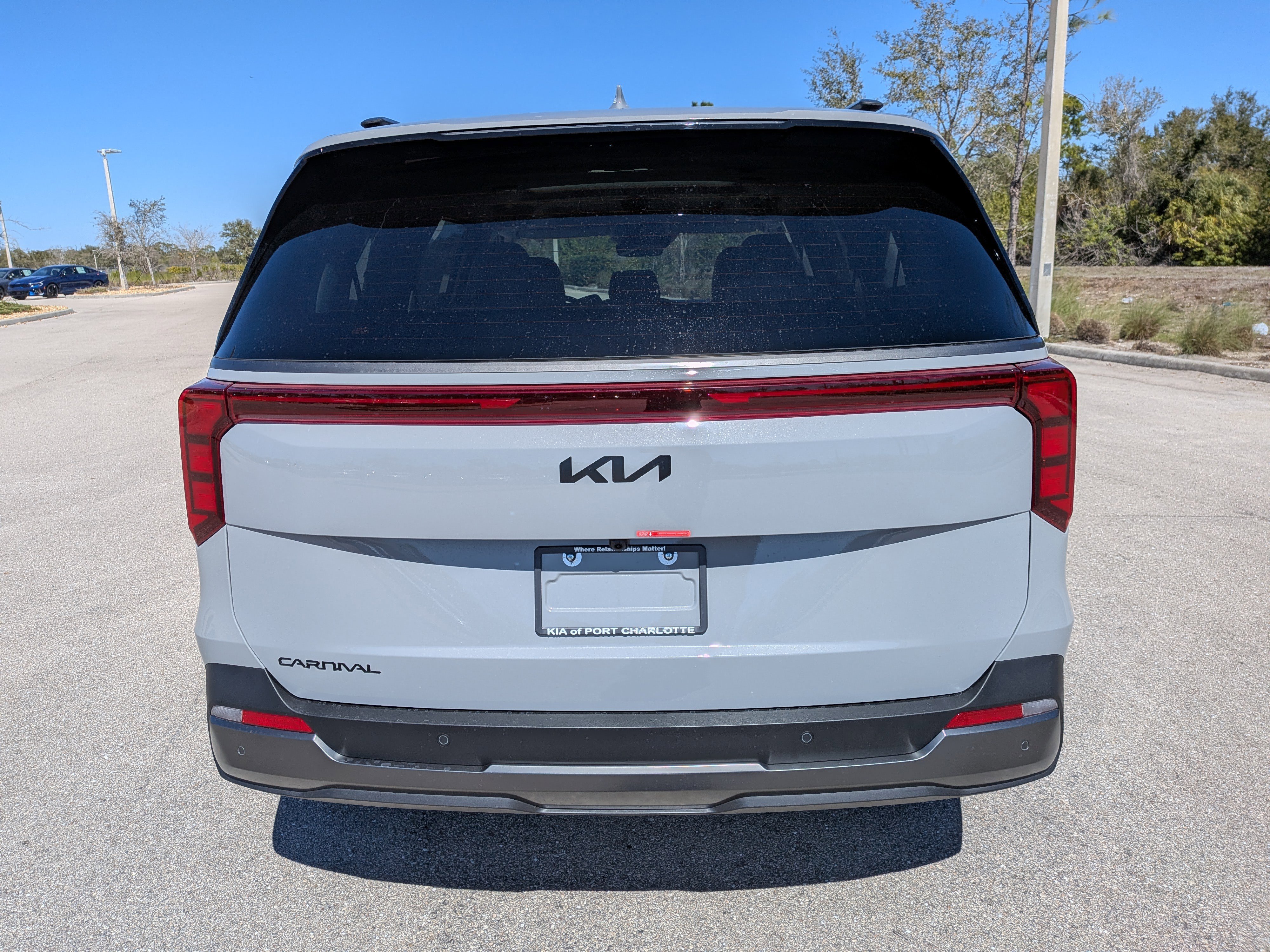 New 2026 Ceramic Silver Kia SX image 6