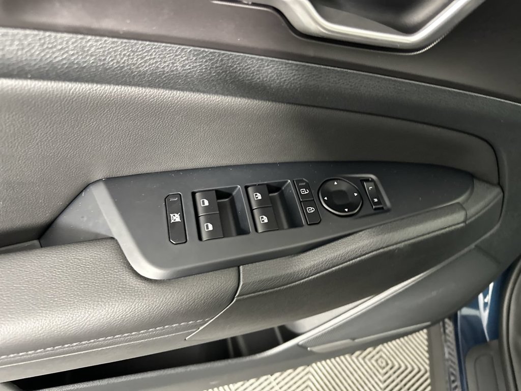 New 2027 Vesta Blue Kia EX image 3