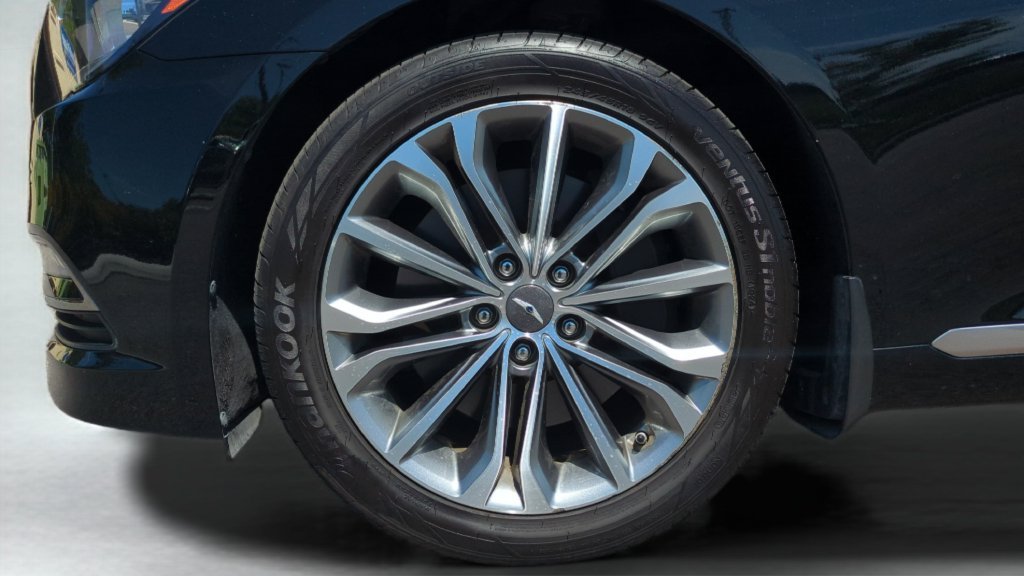 Used 2017 Black Genesis 3.8 image 26