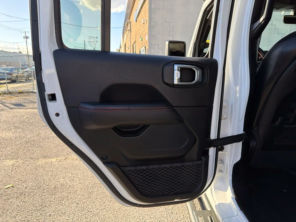 Used 2021 White Jeep Unlimited Rubicon image 26