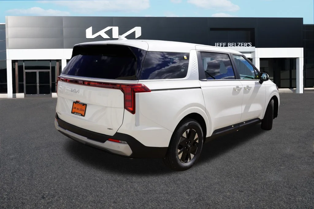 New 2027 Snow White Pearl Kia LXS image 3