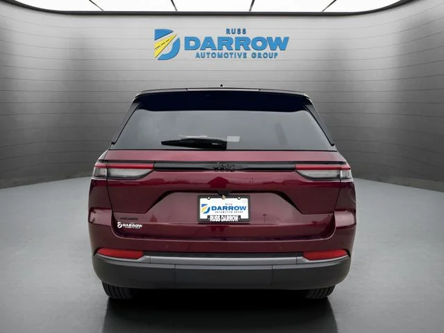 New 2026 Velvet Red Pearl-Coat Exterior Paint Jeep Laredo Altitude image 4