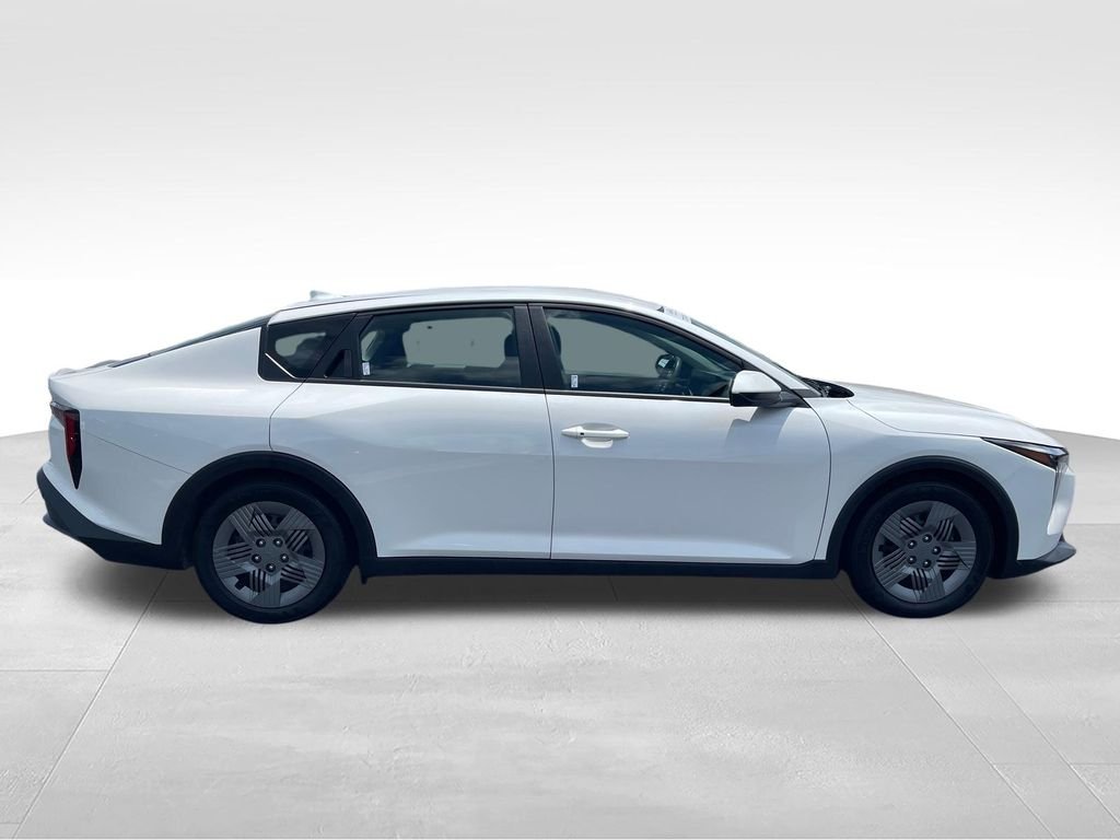 Used 2025 White Kia LX image 6