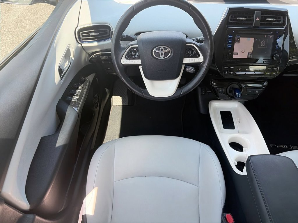 Used 2017  Toyota Two image 10