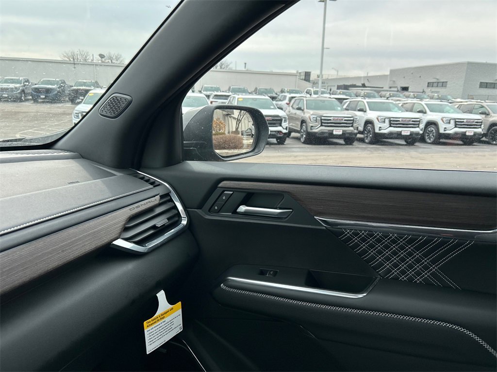 2026 GMC ACADIA - Image 28