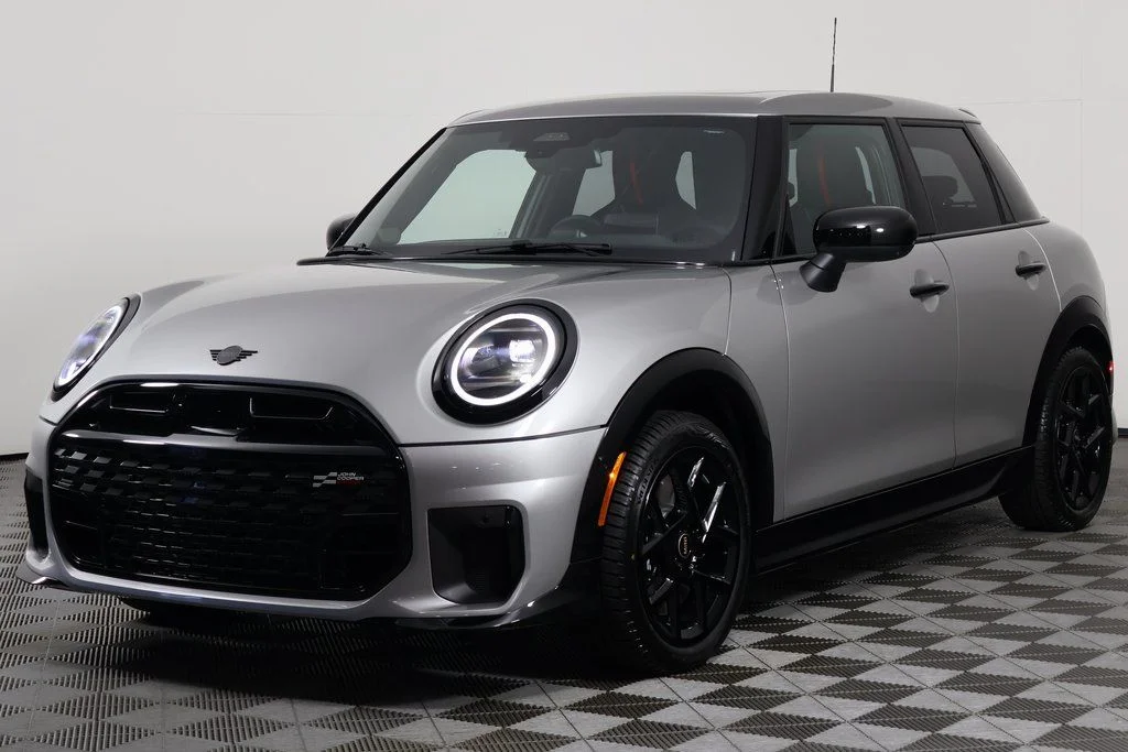 New 2026 Silver MINI Iconic image 1